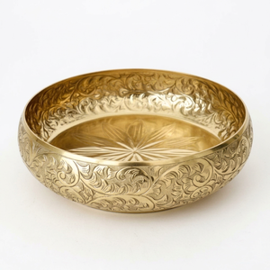Bol Urli en métal avec base robuste et large ouverture pour des présentations florales et de bougies créatives - Product Image 1