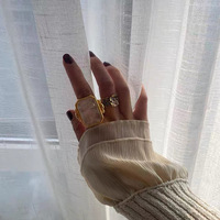 Bague carrée rétro en pierre naturelle et cristal, style exagéré, sensation haut de gamme, pour femme, bijou quotidien ou de soirée – Grande Vente