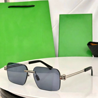 Lunettes de soleil polarisées tendance de haute qualité, légères, dorées, unisexes, monture intégrale en métal carré, avec protection UV pour une utilisation en extérieur