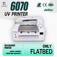 Imprimante jet d'encre UV 6070 combo rouleau-à-roule et à plat CMYK avec encre blanche pour prestataire de services d'impression et production de petites séries personnalisées