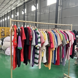 F11 Vente en gros de polos d'occasion bon marché et de t-shirts décontractés vintage pour hommes et femmes prix de gros vêtements de seconde main - Product Image 3