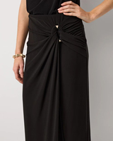 Falda midi cruzada para mujer con anillo metálico, fruncido frontal, cintura alta, color liso, casual y ajustada.