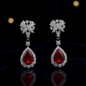 Orecchini Pendenti da Donna Placcati in Argento con Zirconi Rossi a Taglio Pera, Design Floreale, Gioielli Classici con Cristalli e Strass per Matrimonio - Product Image 2