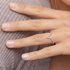 Elegante Anillo de Boda Curvo de Plata de Ley 925 con Diamante Moissanita para Mujer, Regalo de Joyería para Aniversario de Bodas - Product Image 4