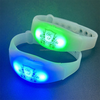 Fournitures de fête Quinceanera Favors Sound Control Led Clignotant Bracelets Baguette Réglable 3LEDS