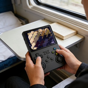 Console de jeu portable avec écran IPS HD de 3,5 pouces, mémoire de 64 Go, autonomie ultra-longue, cadeau pour adultes, adolescents et enfants (noir) - Product Image 2