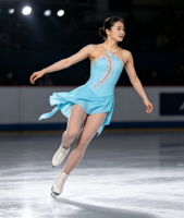 Robe de patinage artistique bleu ciel sans manches, dos ajouré orné de strass, en maille, pour adultes et enfants