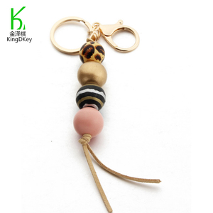 Llavero con Borla de Cuentas de Madera con Estampado de Leopardo, Tendencia Actual, Llavero de Cuentas de Madera y Silicona - Product Image 5
