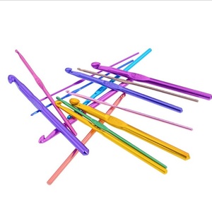 Crochets à crochet multicolores en aluminium en gros, <span class=keywords><strong>15</strong></span> tailles de 2 mm à 12 mm, aiguilles à <span class=keywords><strong>tricoter</strong></span> de tailles différentes pour le crochet - Product Image 2