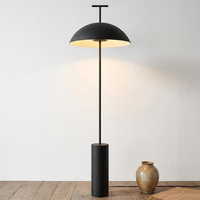 Lampe de sol LED moderne nordique avec structure en fer, design simple pour la décoration de la chambre à coucher et du salon