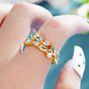 Bague géométrique minimaliste en forme de feuille pour femme, élégante, à porter au quotidien, bague du petit doigt, bijou cadeau - Product Image 2