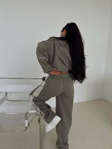 <span class=keywords><strong>Tuta</strong></span> Casual Autunno Inverno OEM per <span class=keywords><strong>Donna</strong></span>, Felpa <span class=keywords><strong>con</strong></span> <span class=keywords><strong>Cappuccio</strong></span> e Pantaloni alla Moda, Maniche Lunghe, Blocchi di Colore, Vestibilità Comoda - Product Image 3