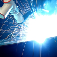 Bras de robot collaboratif articulé pour applications de soudage de précision, piloté par un servomoteur PLC