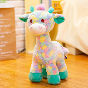 Giraffa di Peluche Colorata ZONOBLE Creativa da 14 Pollici, Imbottita in Cotone PP, per Bambini dai 2 ai 14 Anni+ - Product Image 3