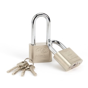 Cadeado de Ferro com Haste de Aço |   Fechadura de Segurança com Chave Eletrogalvanizada Antifurto para Portões Industriais e Armazenamento Externo Residencial - Product Image 1