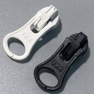 하이 퀄리티 자동 잠금 Ykk 지퍼 의류를위한 원래 3 # 금속 지퍼 풀러 - Product Image 3