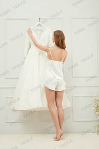 Fung 6016 Satin Cami Ensemble En Gros Femmes Vêtements De Nuit Personnalisé V-cou Rufflr Pyjamas Nouveau Design Usine <span class=keywords><strong>Moins</strong></span> <span class=keywords><strong>Cher</strong></span> Prix - Product Image 5