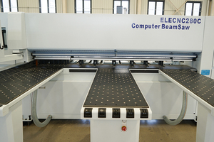 Potente sierra automática horizontal de 2800 mm para cortar vigas, máquina de sierra para paneles de puertas de madera para muebles - Product Image 4