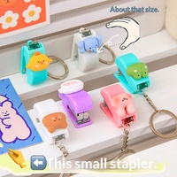 Mini Agrafeuse Manuelle Portable Mignonne à Motif Dessin Animé avec N°. Porte-clés créatif pour étudiants et bureau, capacité de 10 agrafes et 400 feuilles