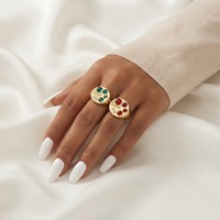 Siegelring-Set Grün Rot Blau Goldton Cabochon-Steine Kristall-Akzente Breiter Ring mit Graviertem Design für Damen