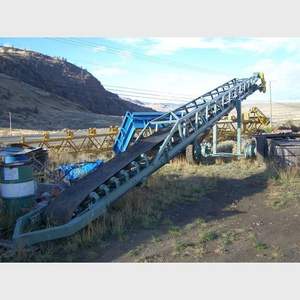 Bande transporteuse résistante à la chaleur et aux produits chimiques EP150 de 12 mm avec bord moulé pour la manutention du sable et du gravier - Product Image 6