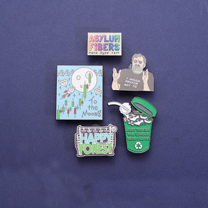 Spille da bavero personalizzate in smalto glitterato con delfino animale antico placcato oro, nuovo design - Product Image 3