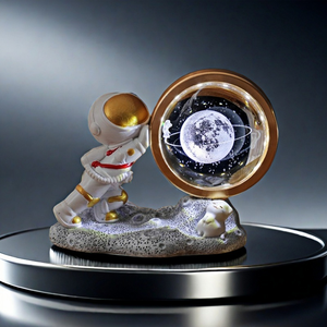 Bola de cristal 3D moderna astronauta resina LED luz nocturna Mini alimentado por batería blanco cálido iluminado lindo toque Luna hogar - Product Image 2