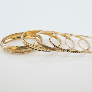 Europäisch-Amerikanisches Goldenes Mehrschichtiges Armreif-Set Retro Geschnitzter Armreif Bohemian-Stil Gestapelter Armreif Ethnischer Stil Legierungsschmuck - Product Image 5