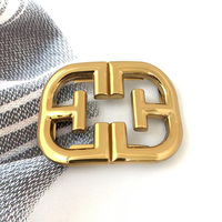 Boucles de chaussures en alliage de zinc doré avec logo personnalisé, nouveau style, accessoires décoratifs pour talons hauts pour femmes, 42mm*56mm