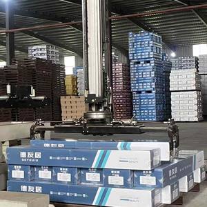 Plancher <span class=keywords><strong>stratifié</strong></span> en bois HDF moderne à clic, prix bas, fournisseur chinois, finition mate AC4, salon, imperméable, écologique - Product Image 6