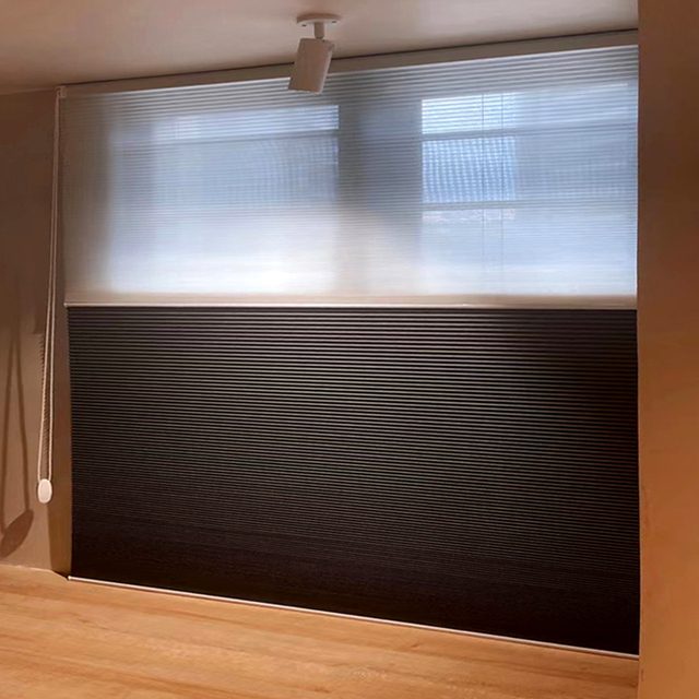 Smart Cordless Built-In Honeycomb Blinds Plain Design Auto Light Control Full Blackout  Waterproof for Bedroom and Living Room