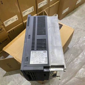 ตัวควบคุม VFD รุ่น FR-A840-06100-2-60 (250k) ตัวแปลงความถี่ รุ่น FR-A840-06100-2-60 PLC - Product Image 1