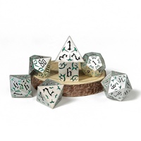 Fournisseur Direct Fabricants – Nouveau Set de Dés Polyédriques Carrés en Zinc (7 Pièces) avec Logo Personnalisé pour Jeux de Table D&D et RPG