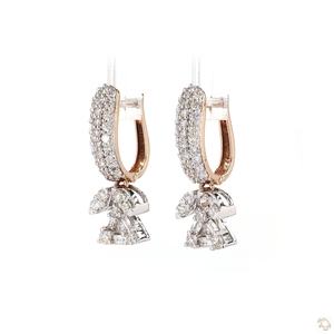 Elegantes Pendientes de Diamantes en Oro para Mujer, Joyería Fina de Diseñador, Colección de Moda Premium - Product Image 4
