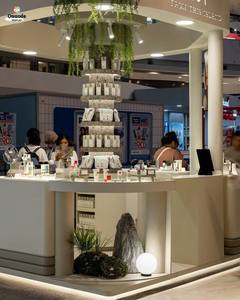 Kiosco de Centro de Cosmética Personalizado |   Exhibidores y Muebles de Lujo para Productos de Belleza |   Diseño de Tiendas Completos y Soluciones Integrales para Comercios - Product Image 5