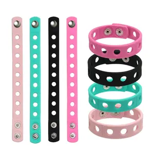 Pulseira de silicone ajustável para crianças e adultos, pulseira de silicone colorida personalizada de alta qualidade para festas, joias de metal, pulseiras de borracha