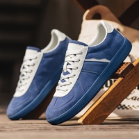 Baskets décontractées classiques de style allemand pour hommes, en cuir et daim blancs, à lacets, pour la ville