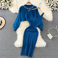 Ensemble pull court à manches longues perlé et robe moulante midi sans manches côtelée pour femme – Collection Automne Hiver – Tenue en maille pour femme