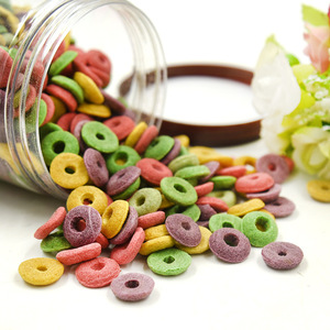 Friandises à mâcher pour petits animaux, céréales, fruits, légumes, anneaux de foin, snacks soufflés pour chinchillas, cochons d'Inde, hamsters, lapins - Product Image 1