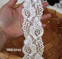 Accessoires vestimentaires pour adultes : Dentelle élastique en polyester et élasthanne, motif floral brodé ajouré, vente en gros à prix abordable