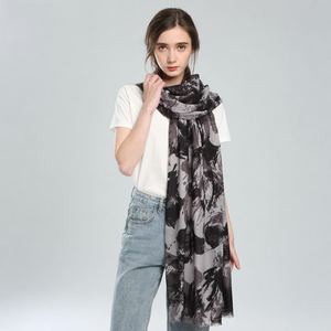Pañuelo Floral Abstracto con Tinta para Mujer, Chal Retro con Diseño de Capullo de Flor en Acuarela, Suave, Ligero, Largo, Estampado y con Flecos - Product Image 1