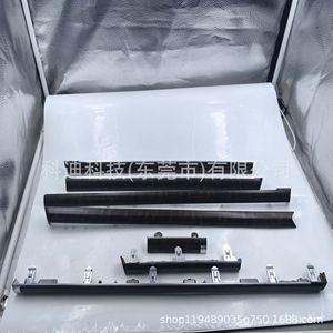 Kit de molduras para el tablero de Toyota Land Cruiser 200 LC200 2008-2011, material ABS con cinta adhesiva o tornillos para instalación - Product Image 1