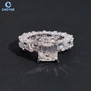 Anillo de Compromiso de Moissanita con Corte Esmeralda, Plata 925 con Baño de Rodio, Engaste Pavé, Anillos de Eternidad de Lujo para Mujer, Estilo Geométrico - Product Image 4