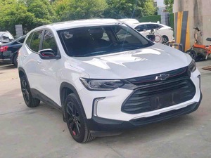 Voiture d'occasion <span class=keywords><strong>Chevrolet</strong></span> <span class=keywords><strong>Trax</strong></span> 1.3T CVT 335T Redline automatique compacte SUV essence 2019 pour l'exportation - Product Image 2