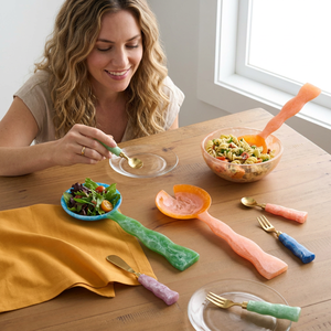 Ensemble de saladiers en résine avec cuillère et fourchette à salade, compatibles lave-vaisselle et micro-ondes, faits à la main, écologiques, options de couleurs personnalisées - Product Image 1