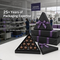 Boîte cadeau triangulaire en chocolat noir mat personnalisée avec ruban et nœud, vente en gros, livraison directe d'usine pour la vente au détail et les cadeaux