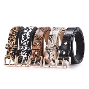 Conception personnalisée en usine vente en gros <span class=keywords><strong>ceinture</strong></span> habillée en cuir PU à imprimé léopard bon marché pour femmes avec boucle ardillon dorée - Product Image 1