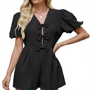 Mono de mujer negro con cuello en V, mangas abullonadas, detalle de lazo, cintura alta, informal, para primavera/verano, de color liso y manga corta. - Product Image 2