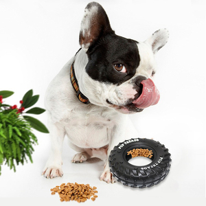 Jouets pour chiens en PU écologiques en forme de pneu, motif patte, corde portable, interactifs pour la distribution de nourriture, pour mâcheurs agressifs, sûrs – Vente en gros - Product Image 1