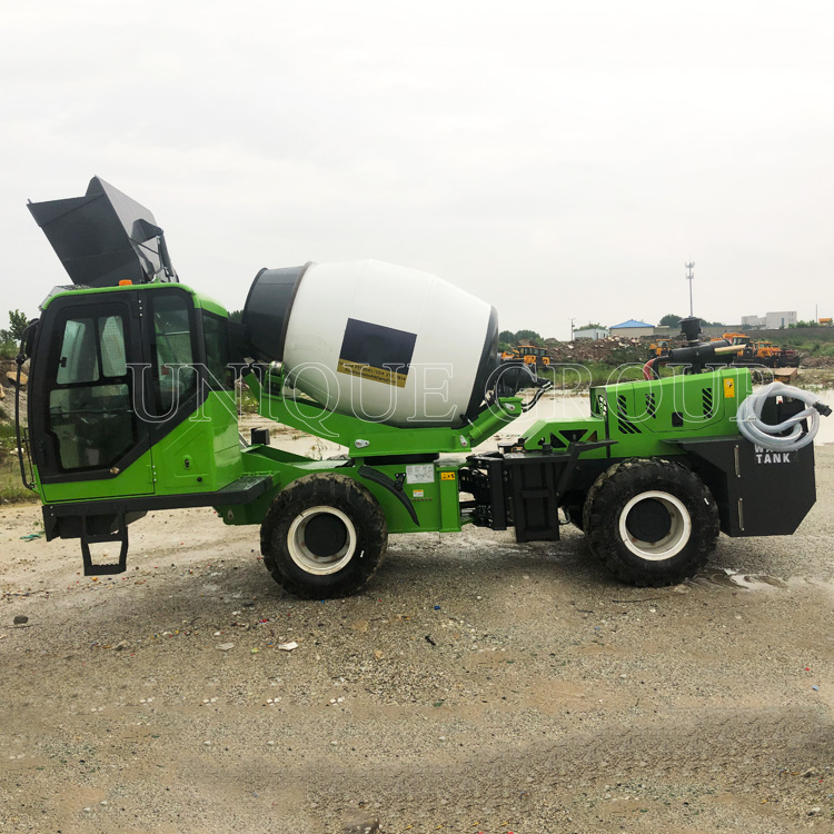 Self Loading Diesel Portable Concrete Mixer Machine With Pump Truck to Make Concrete Blocks